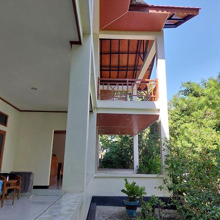 Hotel La Belle Etoile Labuan Bajo Buitenkant foto