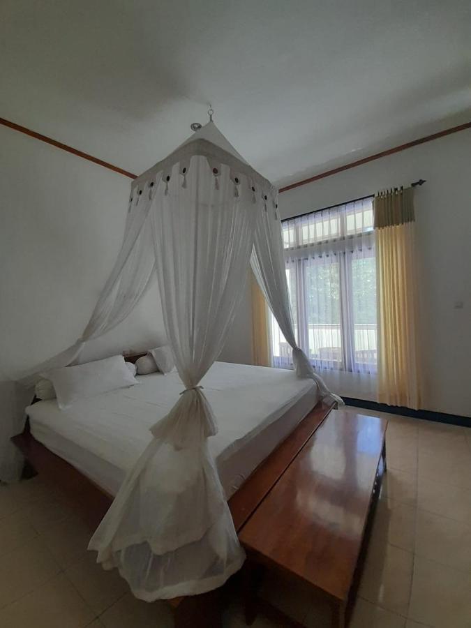 Hotel La Belle Etoile Labuan Bajo Buitenkant foto
