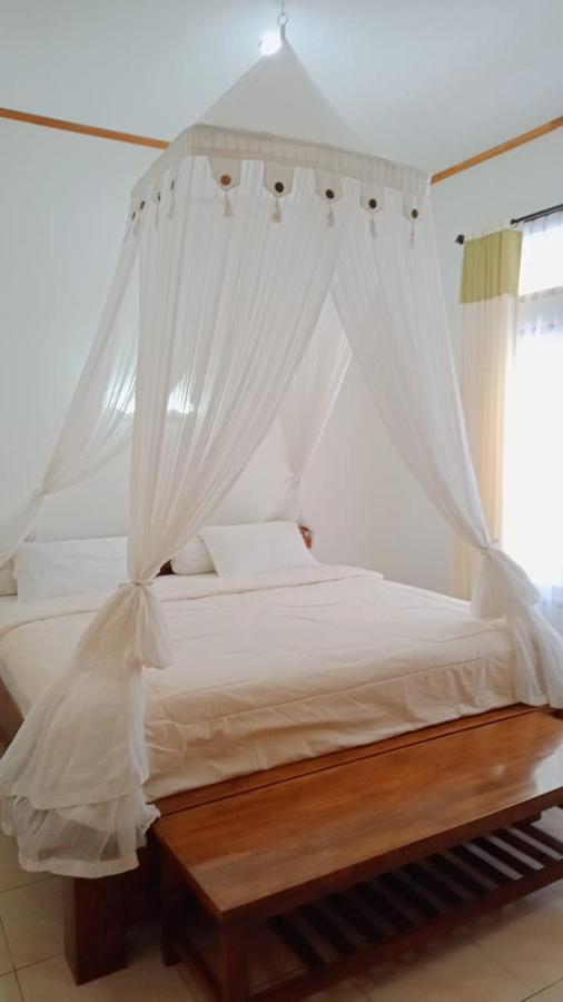 Hotel La Belle Etoile Labuan Bajo Buitenkant foto