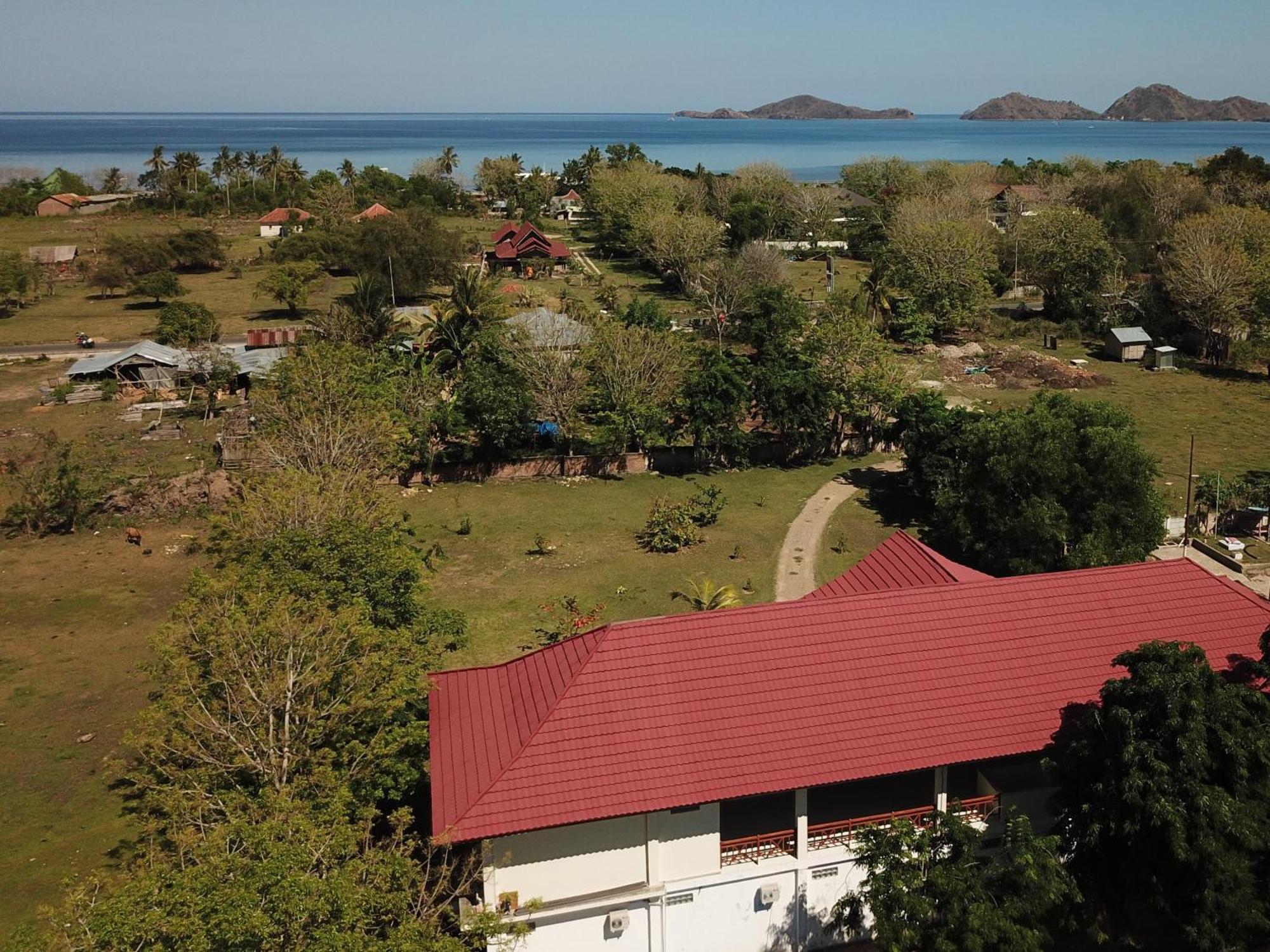 Hotel La Belle Etoile Labuan Bajo Buitenkant foto