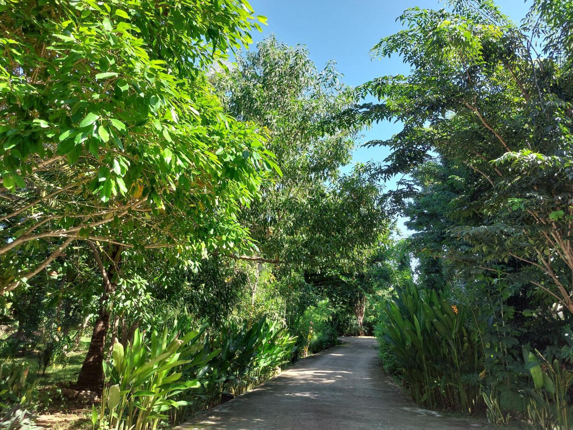 Hotel La Belle Etoile Labuan Bajo Buitenkant foto