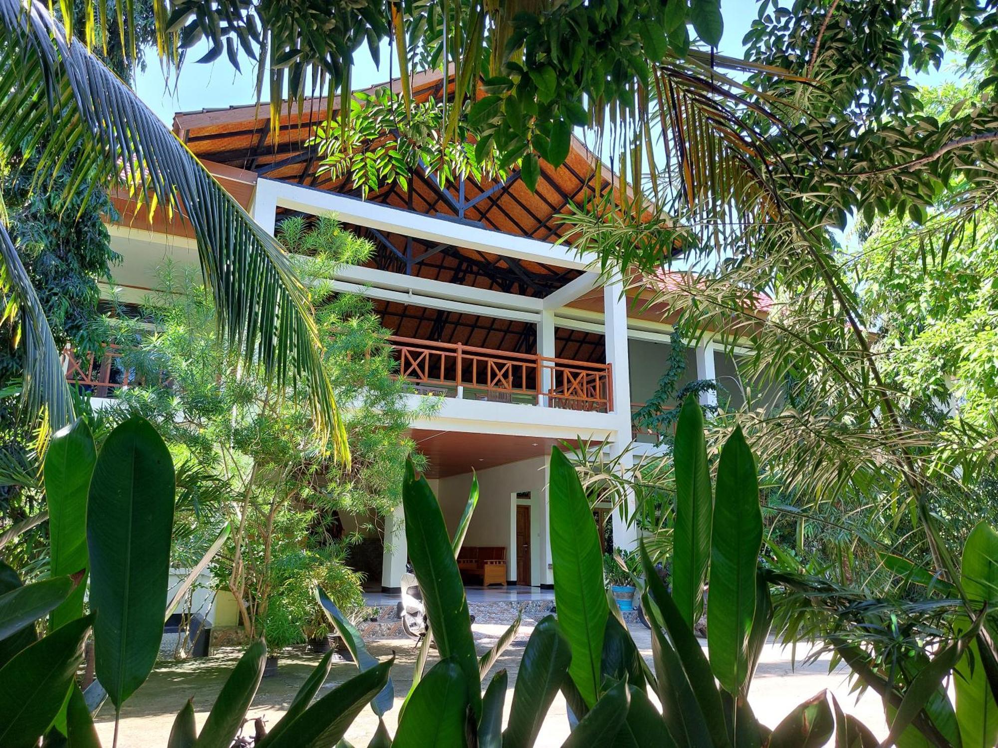 Hotel La Belle Etoile Labuan Bajo Buitenkant foto